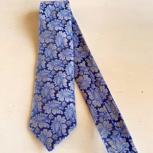 Hugo Boss Silk Tie • Italy